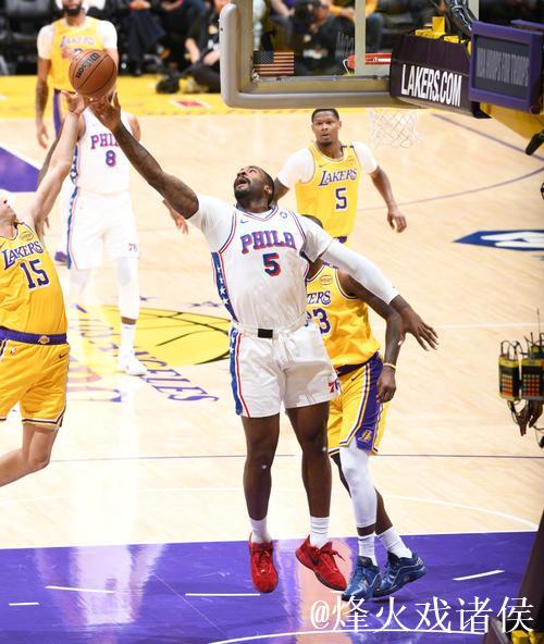 浓眉爆发31+9 詹姆斯21+12+13助湖人止76人5连胜 浓眉爆发31+9 詹姆斯21+12+13助湖人止76人5连胜